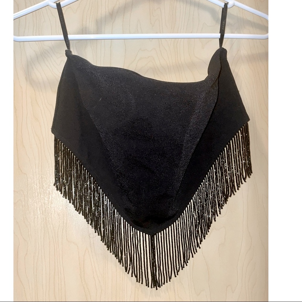 Bebe fringe V- top EUC